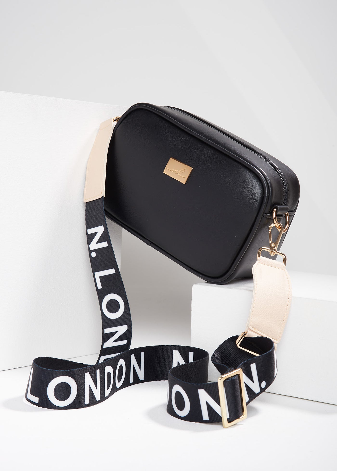 Eugenia Negro Crossbody bag