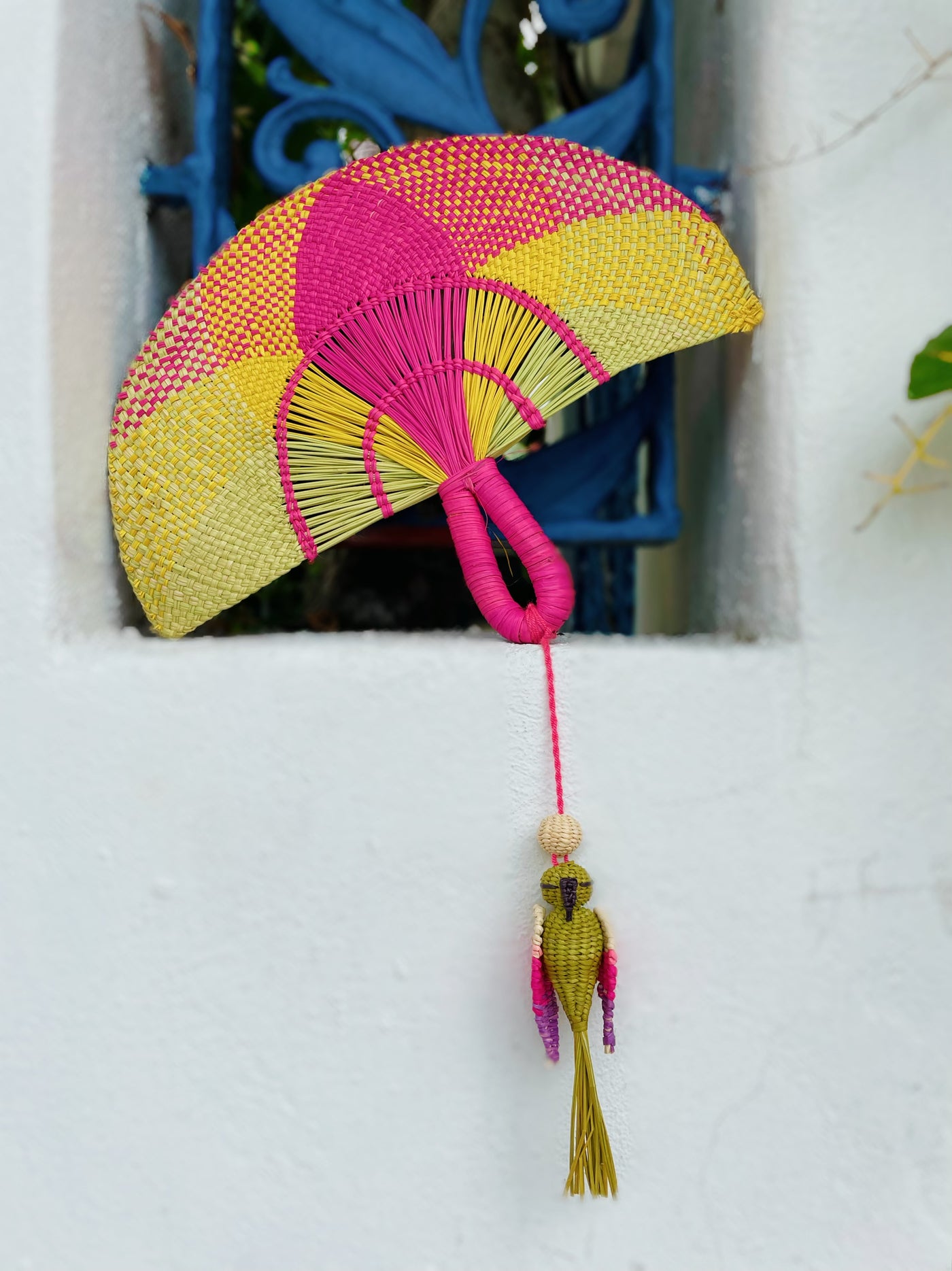 Hand Fan Neon Pajaro