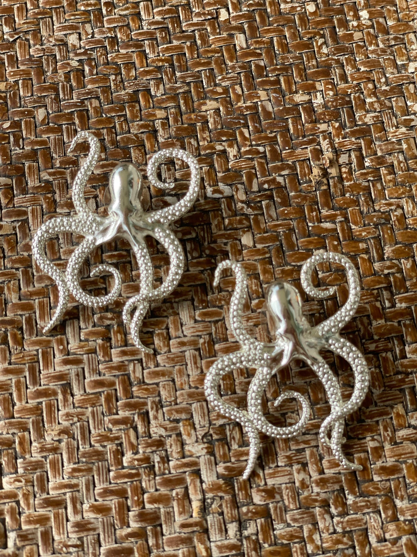 Pulpo Plata Earrings