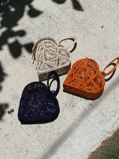 Corazón morado hand bag