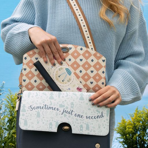 Pekin Alice in Wonderland Azul Crossbody Bag