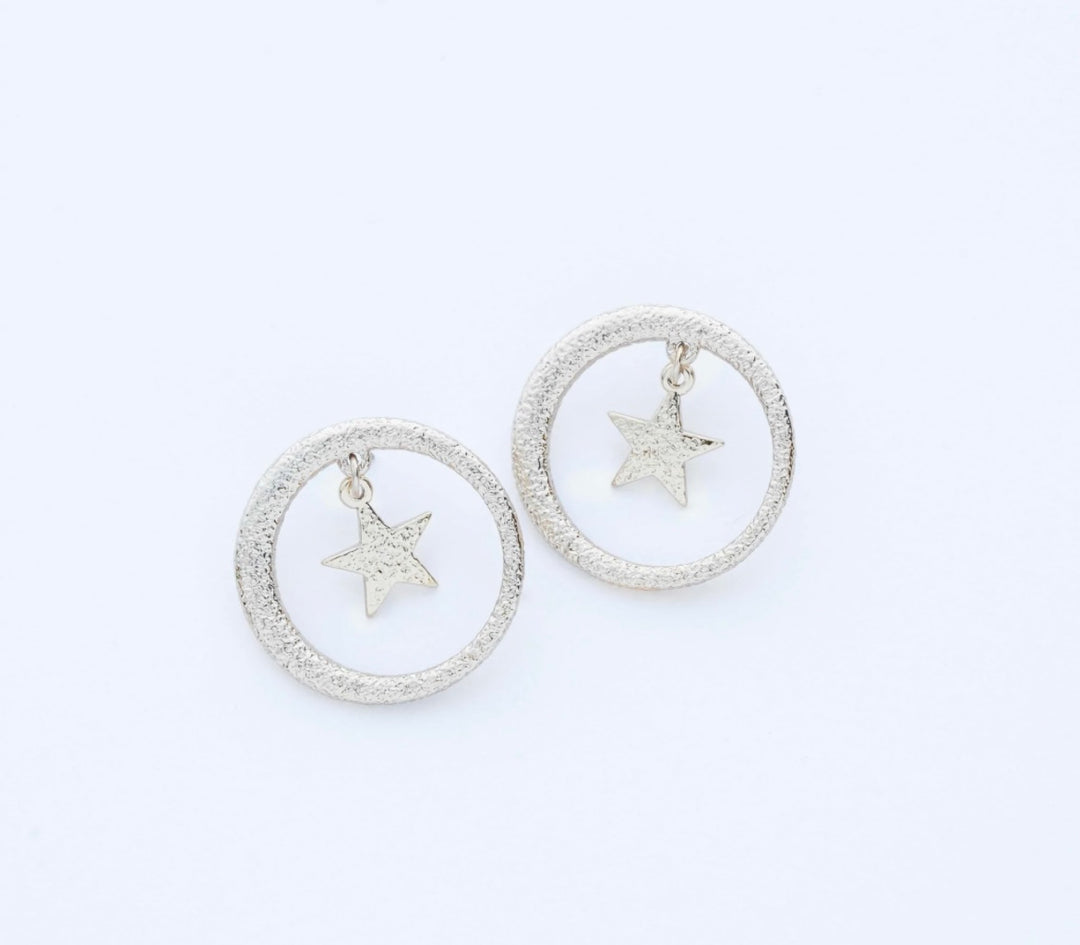 Estrella plateada Earrings